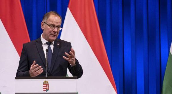 Kormányátalakítás: Navracsics Tibor lehet a nyertese, Gulyás Gergely a vesztes Orbán Viktor terveinek