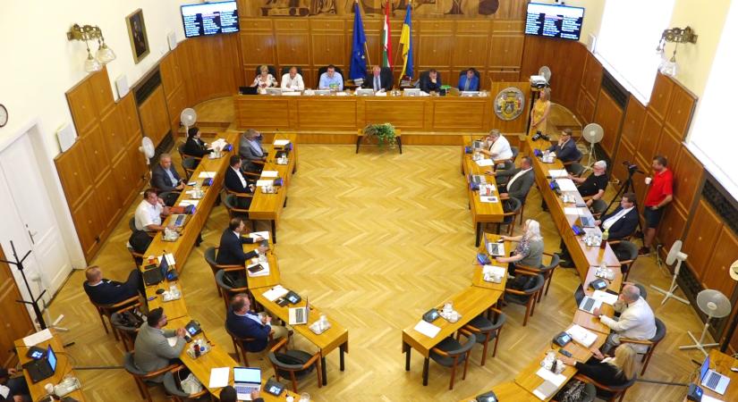 Hivatali visszaélés miatt nyomozást indított a rendőrség a Pécsi Polgármesteri Hivatalnál
