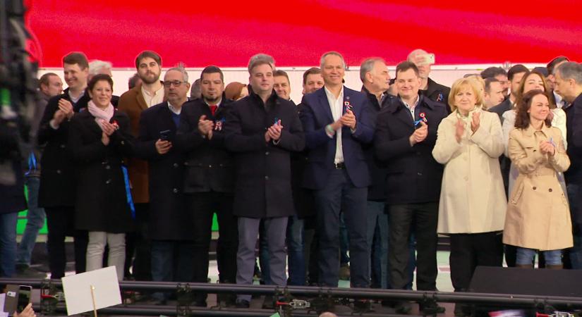 A külföldi pénzek nemzetbiztonásgi kockázatot jelentenek