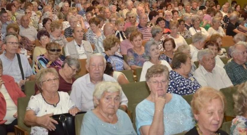 Az Idősek Világnapja alkalmából ünnepelt Dombóvár is