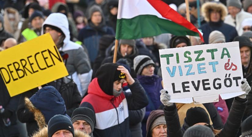 Nem tartja be az igéretét a kormány, továbbra is büntetlenül szennyezhetnek az akkumulátorgyárak