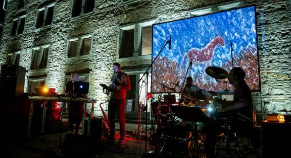 Audiovizuális előadással adták át a megújult MűvészetMalmot Szentendrén