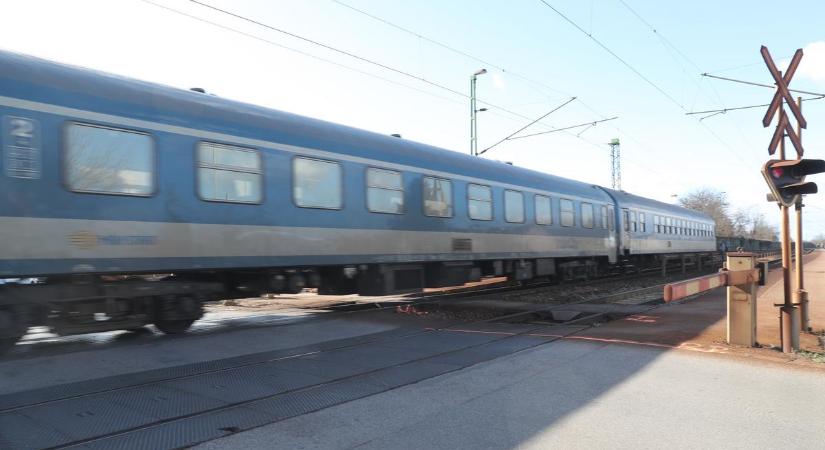 Káosz a Szombathely-Budapest vasútvonalon: összesen 6 le- és felszállás vár az utasokra