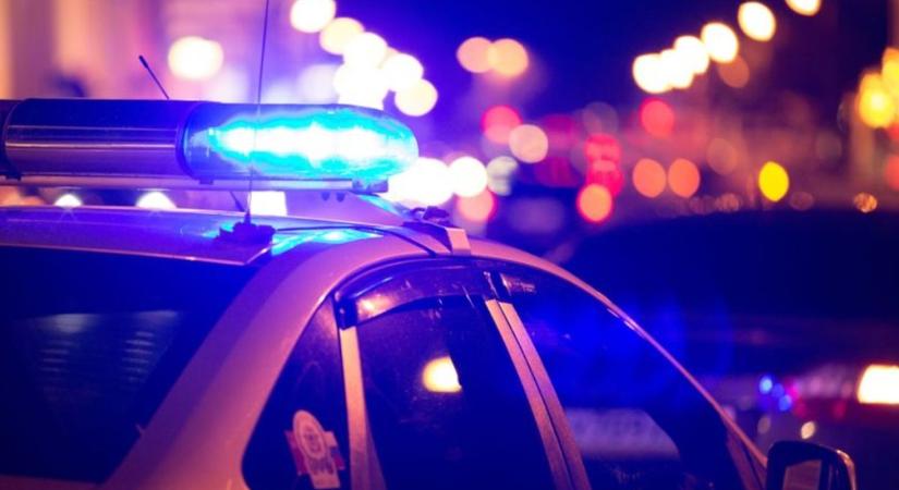 Lesodródott az útról, majd az oldalára borult egy kisteherautó Mátraszele közelében