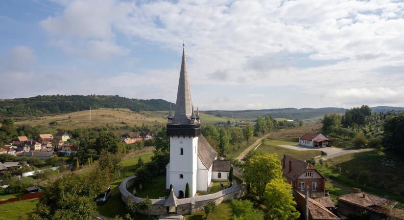 Kalotaszeg talán legszebb templomát újították fel