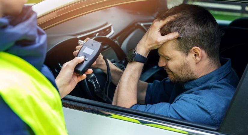Ittas volt az a 18 éves fiú, aki barátja autójával árokba hajtott Orosházán