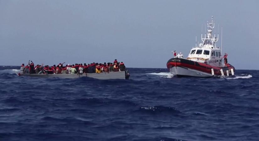 Berlin továbbra sem enged, és finanszírozza a migránsmentő hajókat