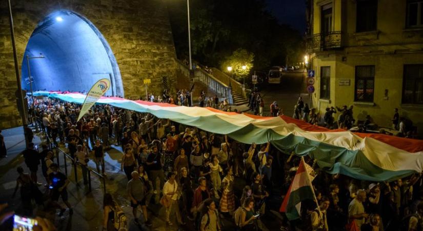 Újra megmozdul a diákság: csütörtökön a budavári kordonoknál akcióznak, október 23-án pedig nagy tüntetés lesz