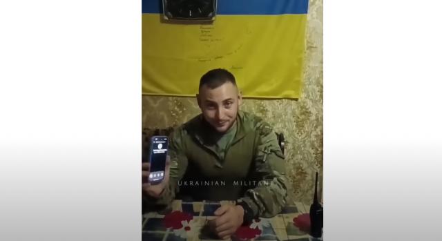Nem tudta beindítani az elfogott tankot, felhívta az ukrán katona az orosz szervizt