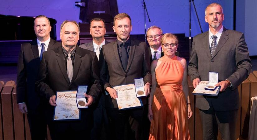 Megnyitották az idősek hónapját Zalaegerszegen