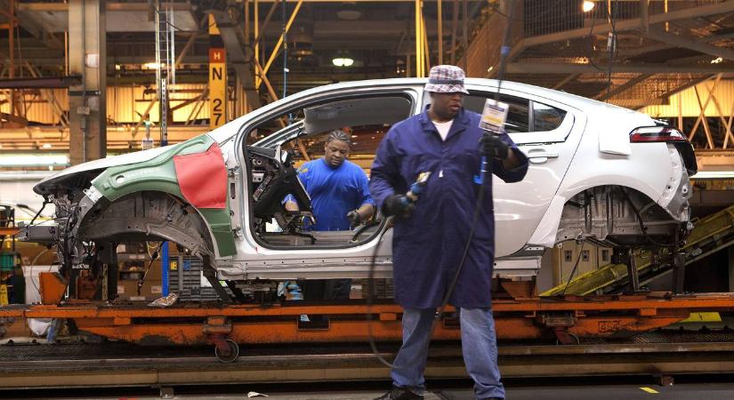 55 ezer forintos órabér? A Tesla lehet az autóipari sztrájk egyik nyertese