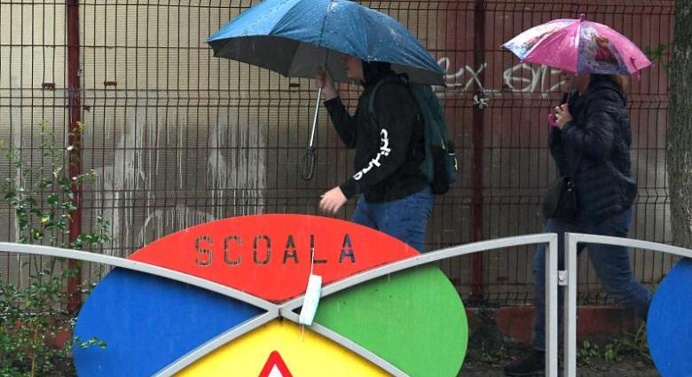 Az Iskola másként hét témái: az iskolai erőszak és a szenvedélybetegségek