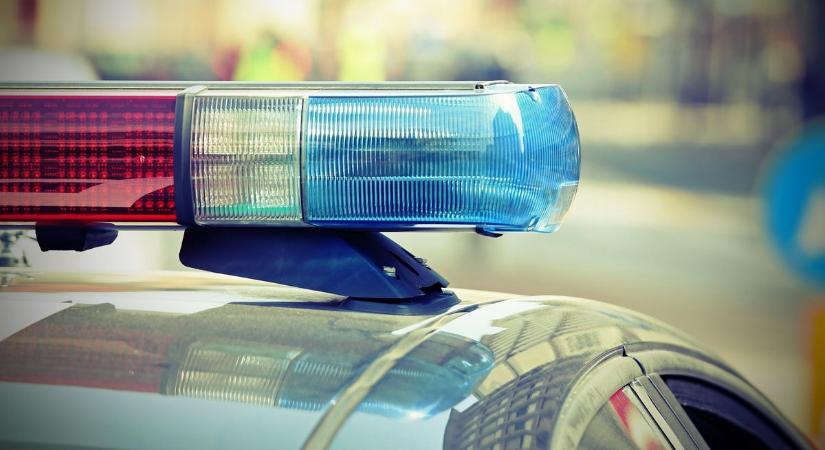 Kamionnal ütközött a motoros a 2-es főúton