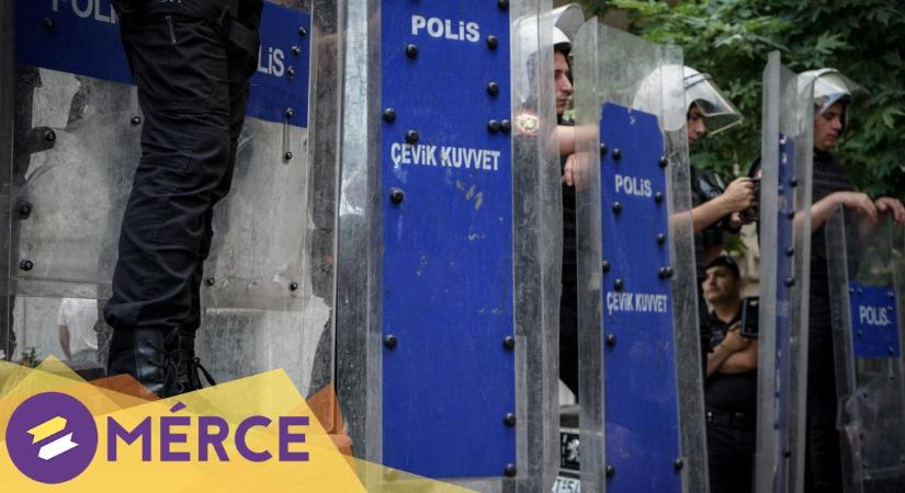 Több tucat ellenzéki politikust tartóztattak le török rendőrök, majd szétverték pártjuk sajtótájékoztatóját