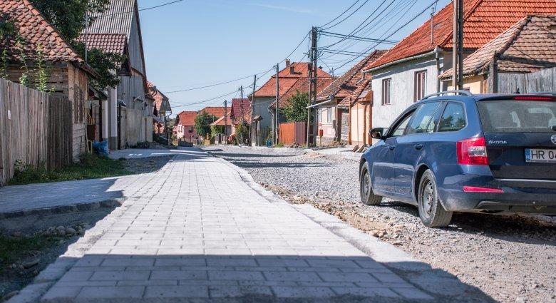 Aszfaltoznak Szentegyháza nagyfalusi részén