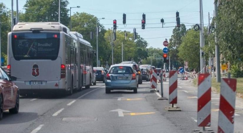 Újabb szakaszokat adnak át a forgalomnak az Izsáki úton