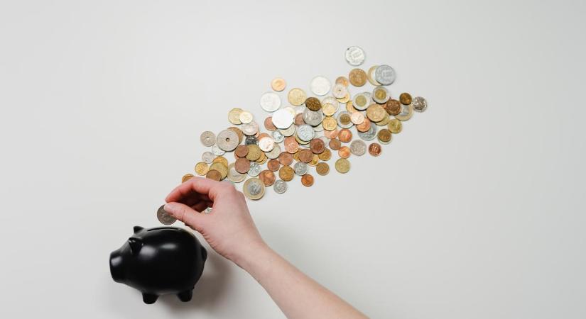 Később érkezhet a fizetés és a családi pótlék: szünnapokat tart Magyarország egyik legnagyobb bankja - mutatjuk a részleteket