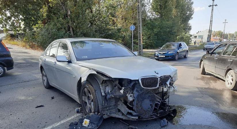 Egy sérült, jelentős kár a Kállói úton (fotók)