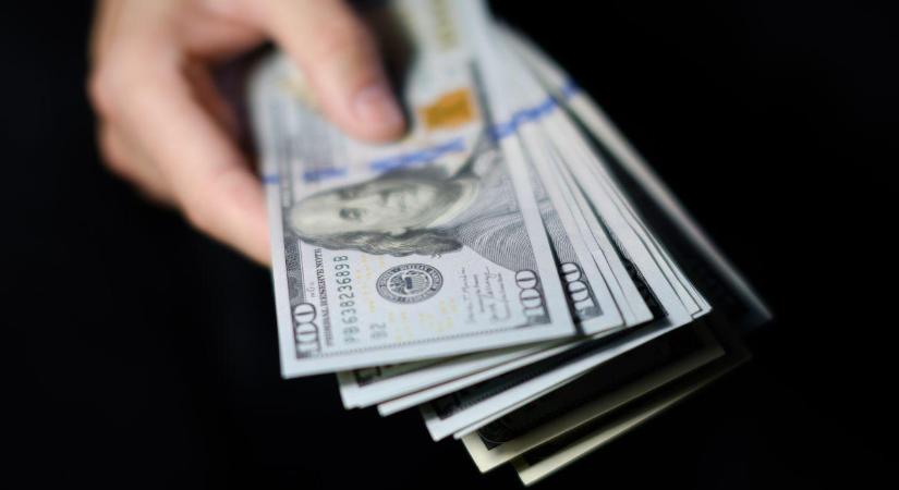 Ukrajnában első ízben fizettek ki jutalmat egy korrupciós esetet bejelentőnek: 13 millió hrivnyát kap