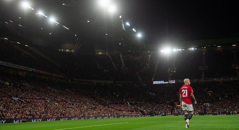 Továbbra is vizsgálja a rendőrség a Manchester United játékosával kapcsolatos vádakat