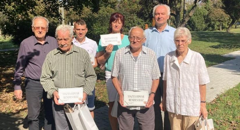 Tiszta udvar, rendes ház – elismerték a példás ingatlantulajdonosokat Szabadkígyóson