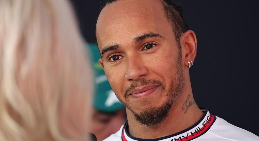 Lewis Hamilton tárgyalt a Ferrarival