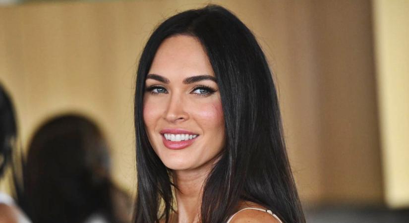 Sokan kiakadtak Megan Fox-ra, aki női ruhákban járatja a három fiát