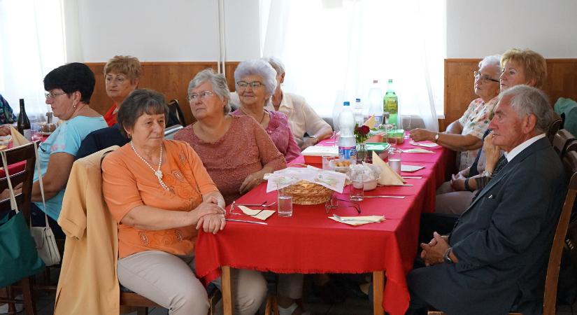 Megünnepelte az Idősek világnapját a vasutas nyugdíjas klub