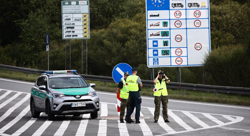 Lengyelország és Csehország is ideiglenes ellenőrzést vezet be a Szlovákiával közös határán