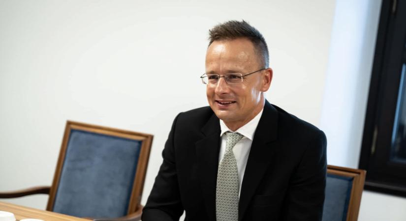 Szijjártó Péter: Továbbra is reálisak a gazdasági növekedés jövő évi újraépítését célzó tervek
