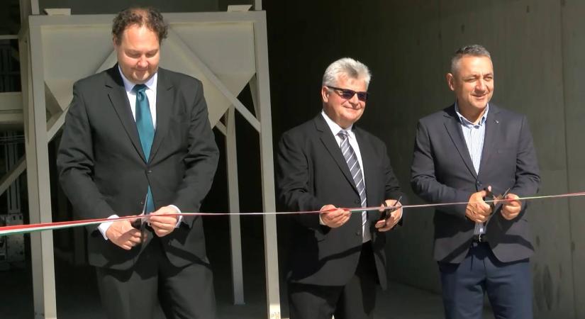 Fejlesztettek, a vidék nyert a beruházással – innovatív terménytárolót adtak át Nakon