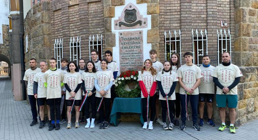 Elindultak Aradra a Kecskeméti Református Gimnázium kerékpárosai – galériával, videóval