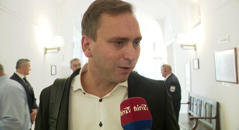 Már a jövő évi választások előtt egymásnak esett az ellenzék
