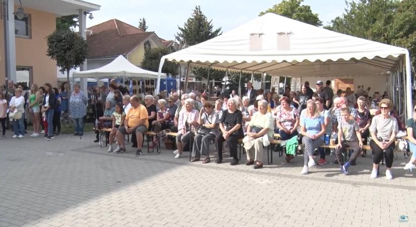 Sváb hagyományok – Tungi Fesztivál Tamásiban