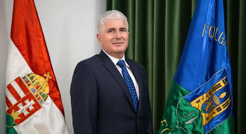 Milliós jutalmat kap Fót fideszes alpolgármestere, a pénzből a felesége által vezetett alapítványnak is jut
