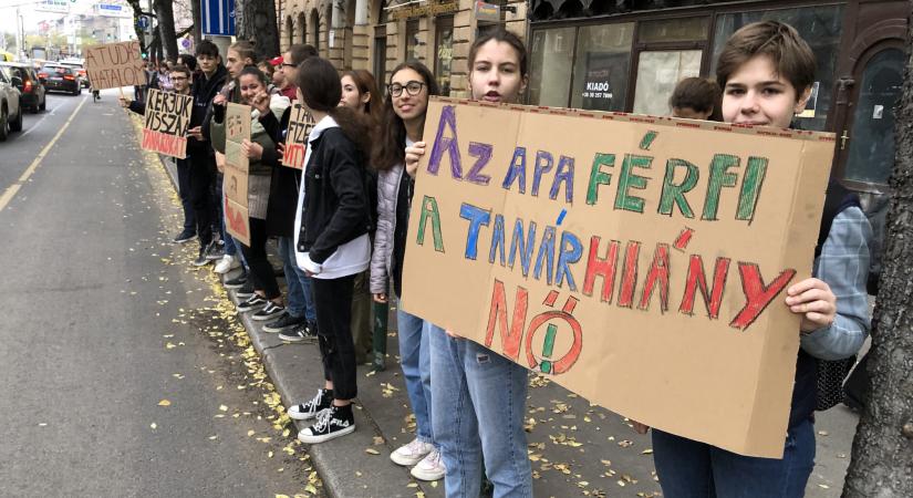 A felmondó tanárok után maradó űr: és te kit vesztettél el?