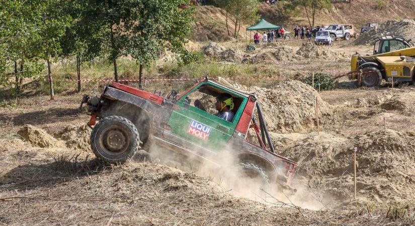 Kamionok zúztak - Nagy siker: Truck Trial és Offroad verseny - fotók, videó