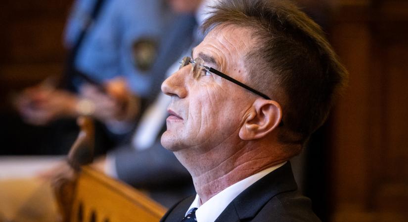 Völner Pál ügyvédje hívta fel a bíró figyelmét arra, hogy Schadl György határidőnaplójában szerepel egy “Karmelita” bejegyzés a találkozók között