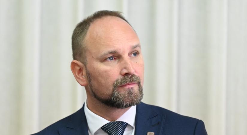 Viskupič később dönti el, megtartja-e képviselői mandátumát