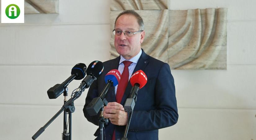 Egy éve várunk az uniós pénzekre. Most talán tényleg jönni fognak?