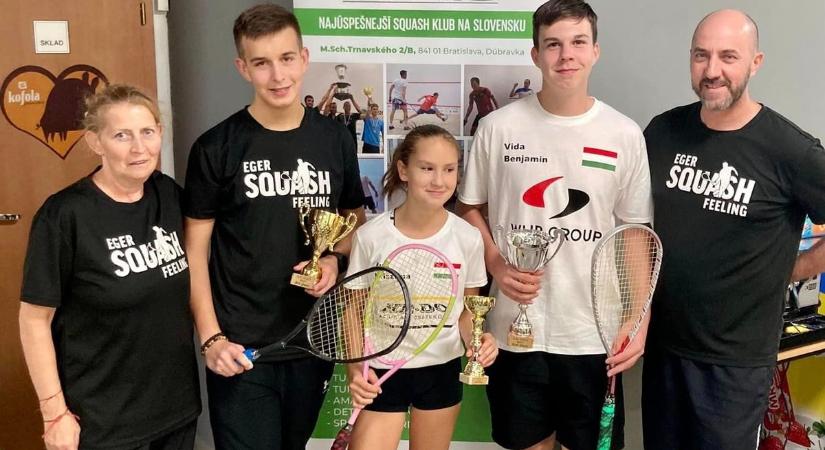 Egri Squash SE: három fiatal három érmet nyert a Szlovák Junior Openen
