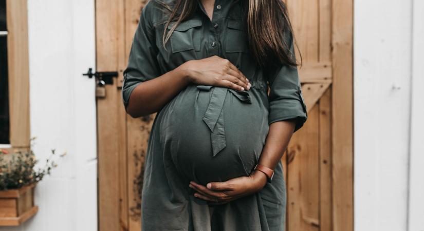 Kalifornia ismét az abortusz pártjára állt: életpárti terhességi központokat perelnek be