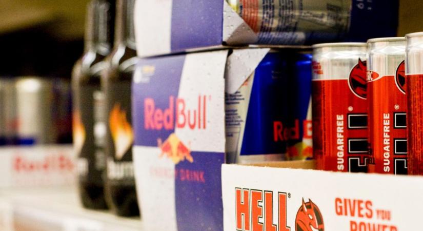 Megtiltaná a kiskorúaknak az energiaital-fogyasztást két kormánypárti politikus
