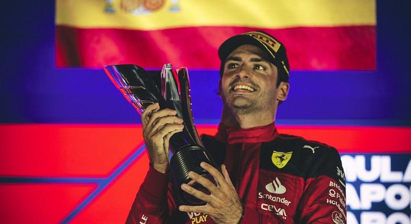 Hiába van jó formában, Sainz nem látja értelmét most nekiállni tárgyalni a Ferrarival