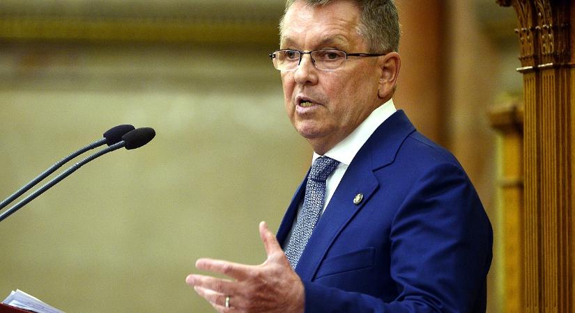 Súlyos energiafüggőség, gyenge versenyképesség, drágító adók és ársapkák: Matolcsy György ismét sorolta a kormány hibáit