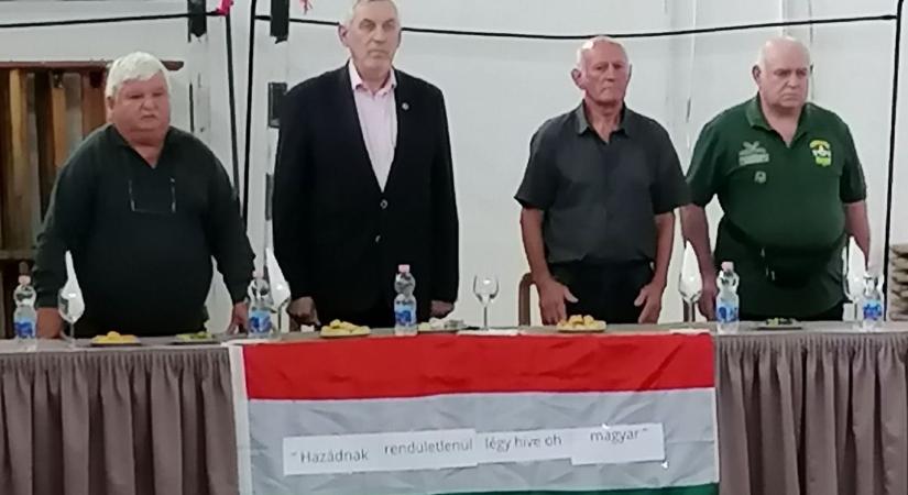 A hatvan határőr a hősi halottakról is megemlékezett Nagyvelegen