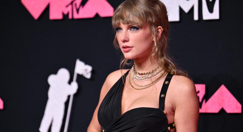 Miután zenében sorra dönti a rekordokat, Taylor Swift most Hollywoodot és az NFL-t emelheti új dimenzióba