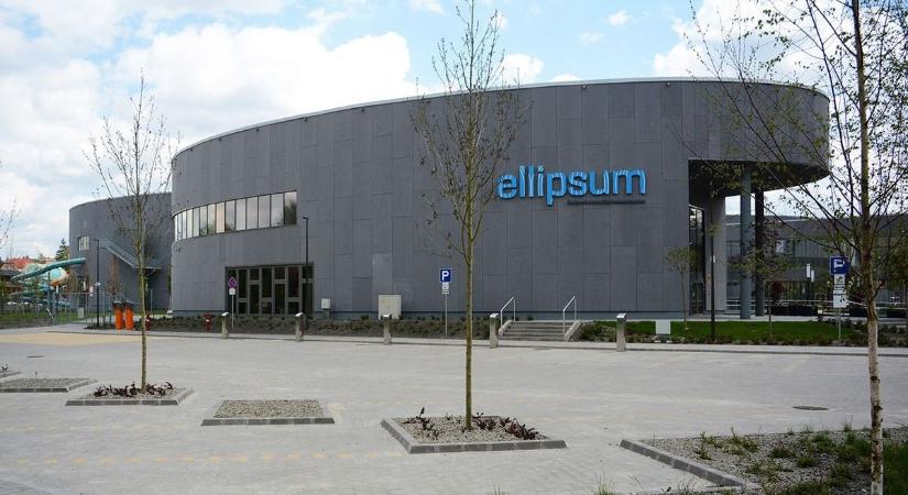 Egy éve zárt be a miskolci Ellipsum Élményfürdő és most se látni mikor nyithat újra