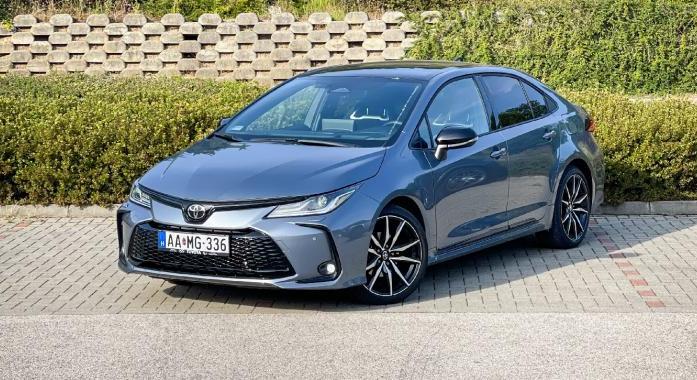 A középkategória állampapírja – Toyota Corolla Sedan 1.8 Hybrid 140 GR Sport