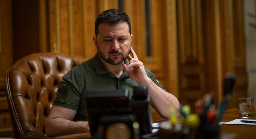 Repedezik a Kijev mögötti egységfront